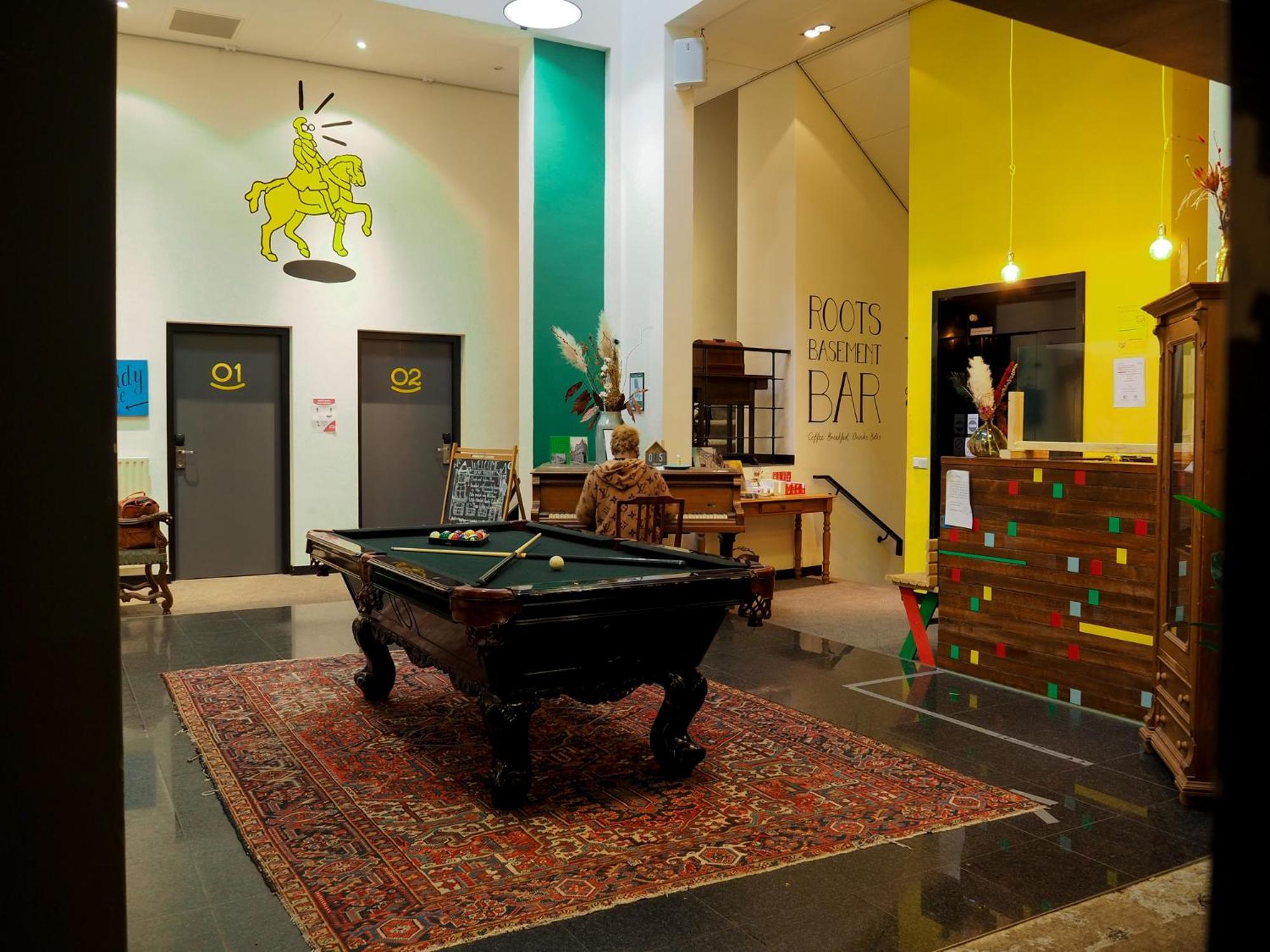 Hostel Roots Tilburg Exteriör bild
