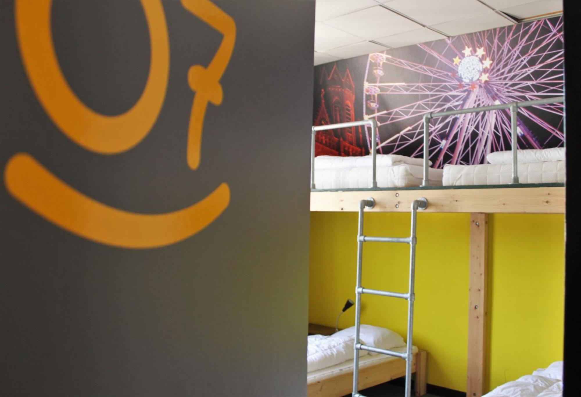 Hostel Roots Tilburg Exteriör bild