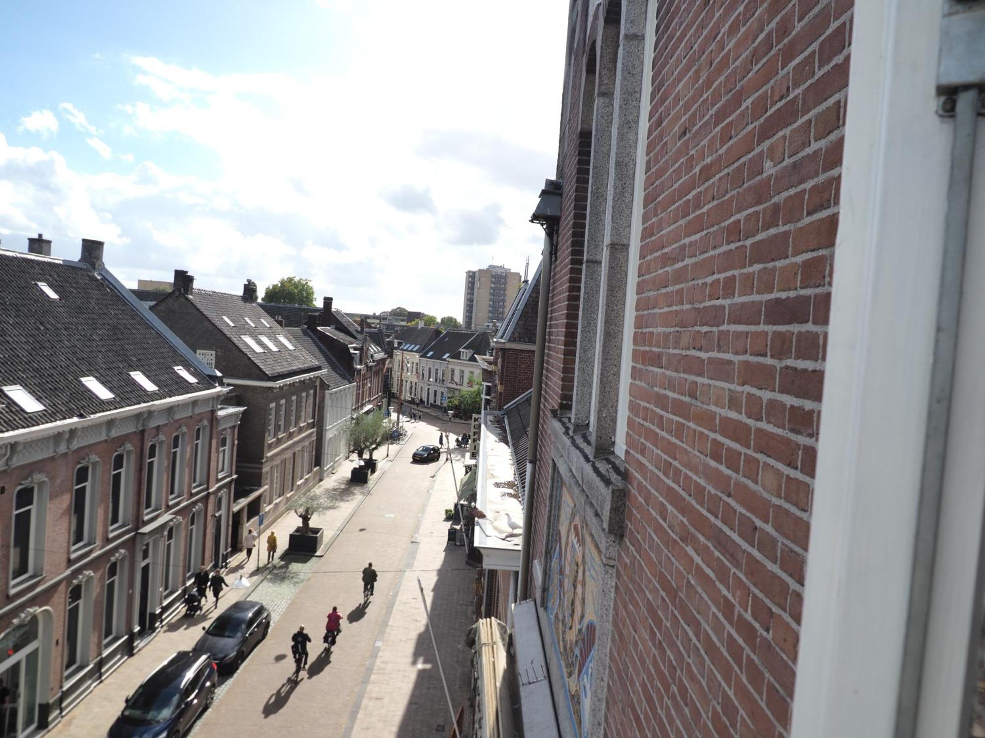 Hostel Roots Tilburg Exteriör bild