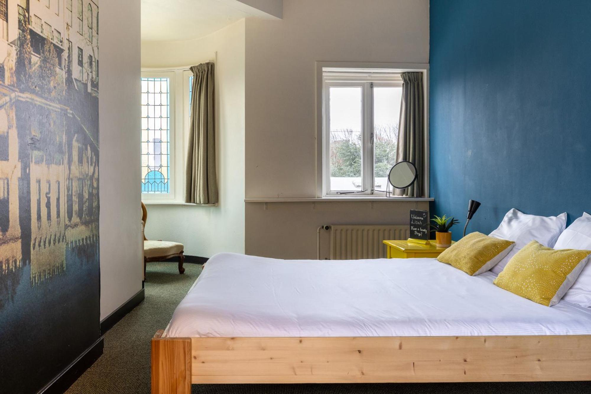 Hostel Roots Tilburg Exteriör bild