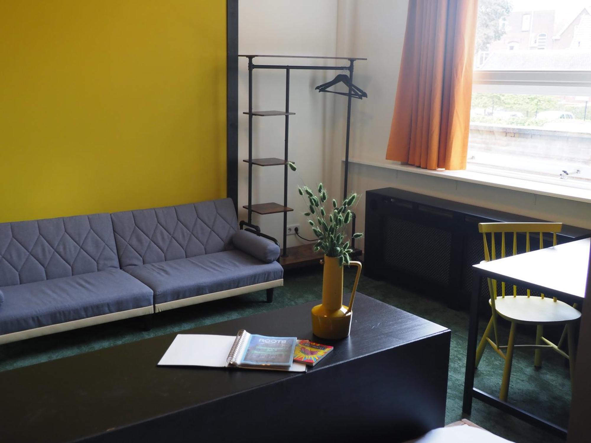 Hostel Roots Tilburg Exteriör bild