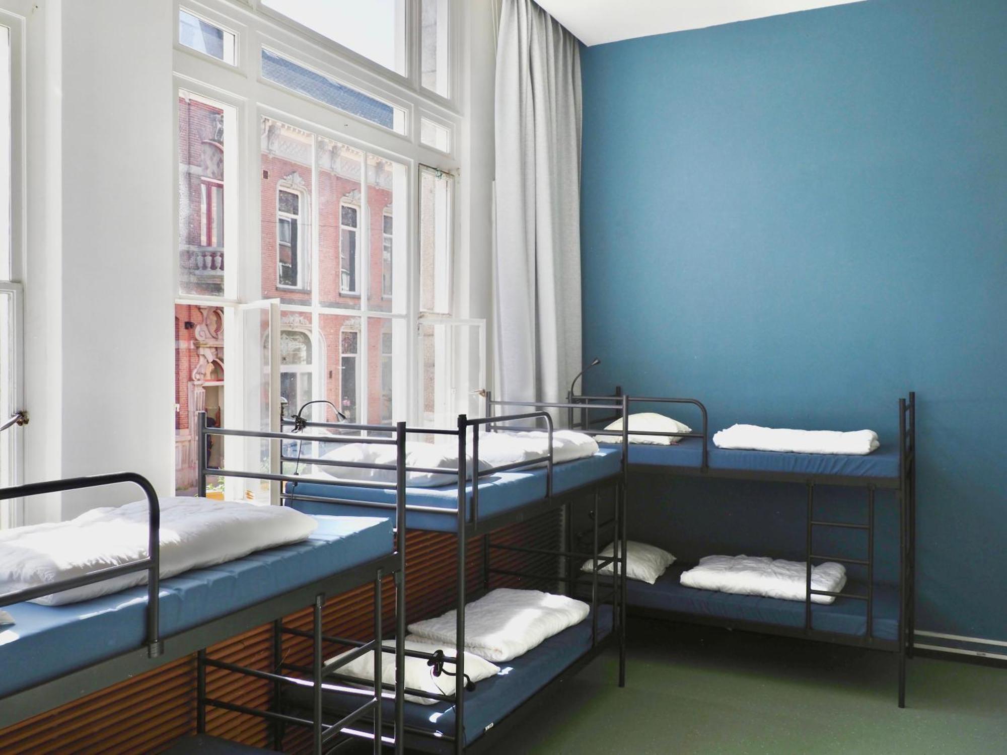 Hostel Roots Tilburg Exteriör bild