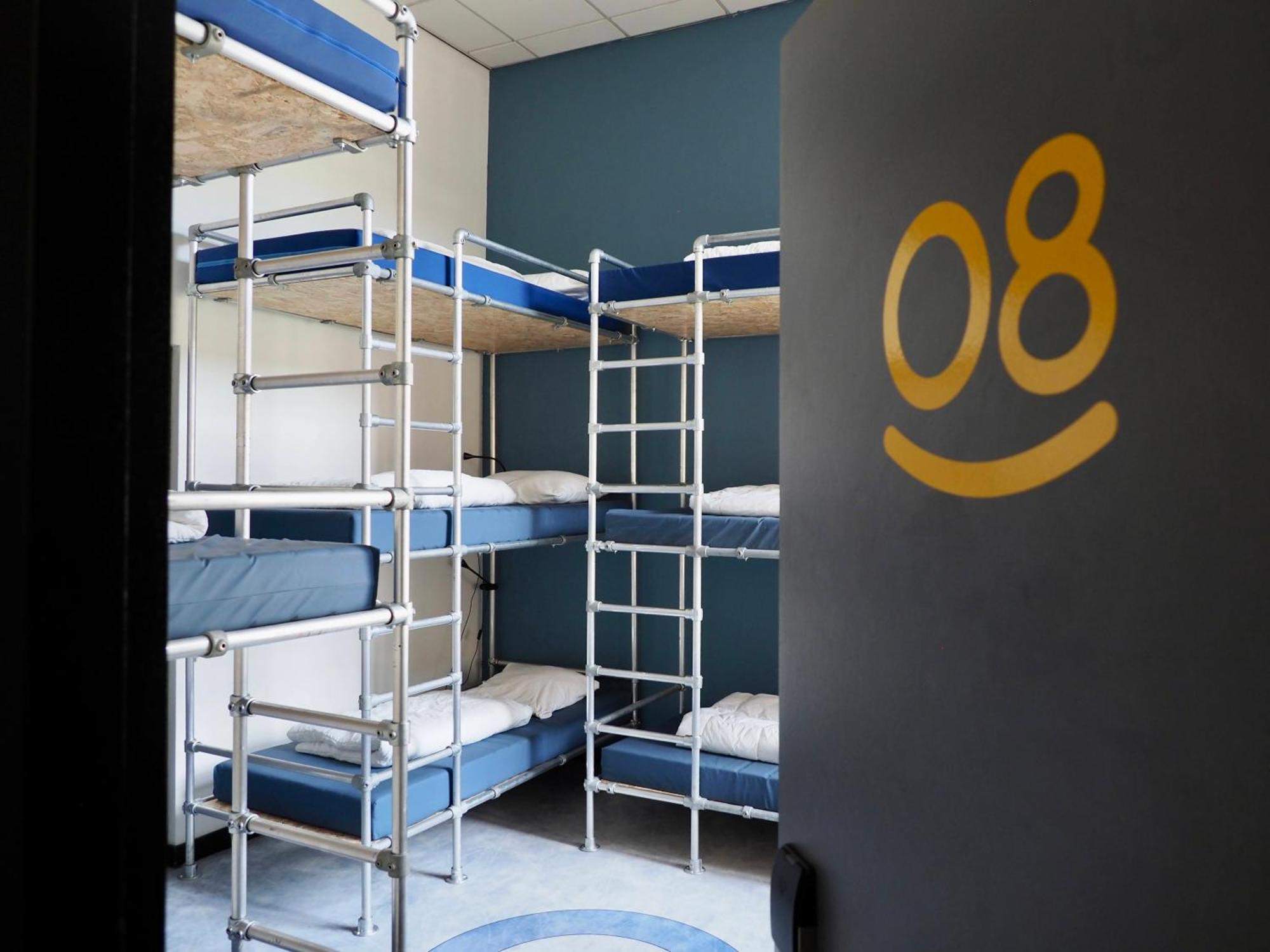 Hostel Roots Tilburg Exteriör bild